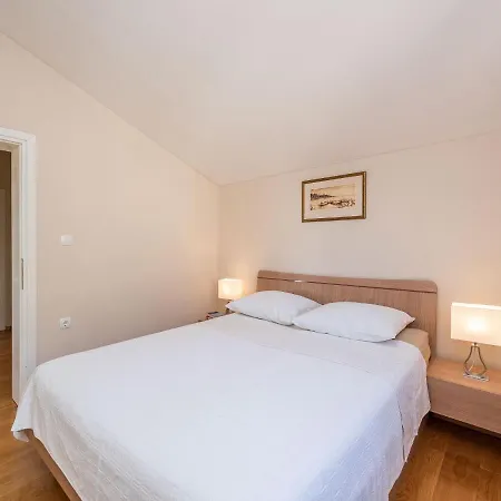 Cozy In Petrcane With Private Terrace * Kožino